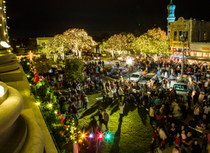Georgetown Lighting of the Square